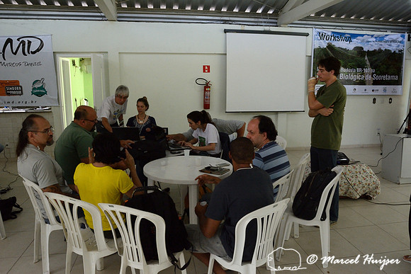 One of the task groups at the workshop about upgrading the highway through the Sooretama reserve, Vitória, Espírito Santo, Brazil