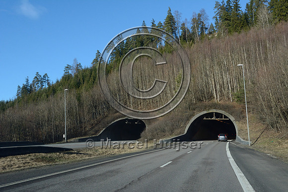 Landscape bridge (tunnel) (about 4000 m wide) across E6 motorway, near Ski, Norway