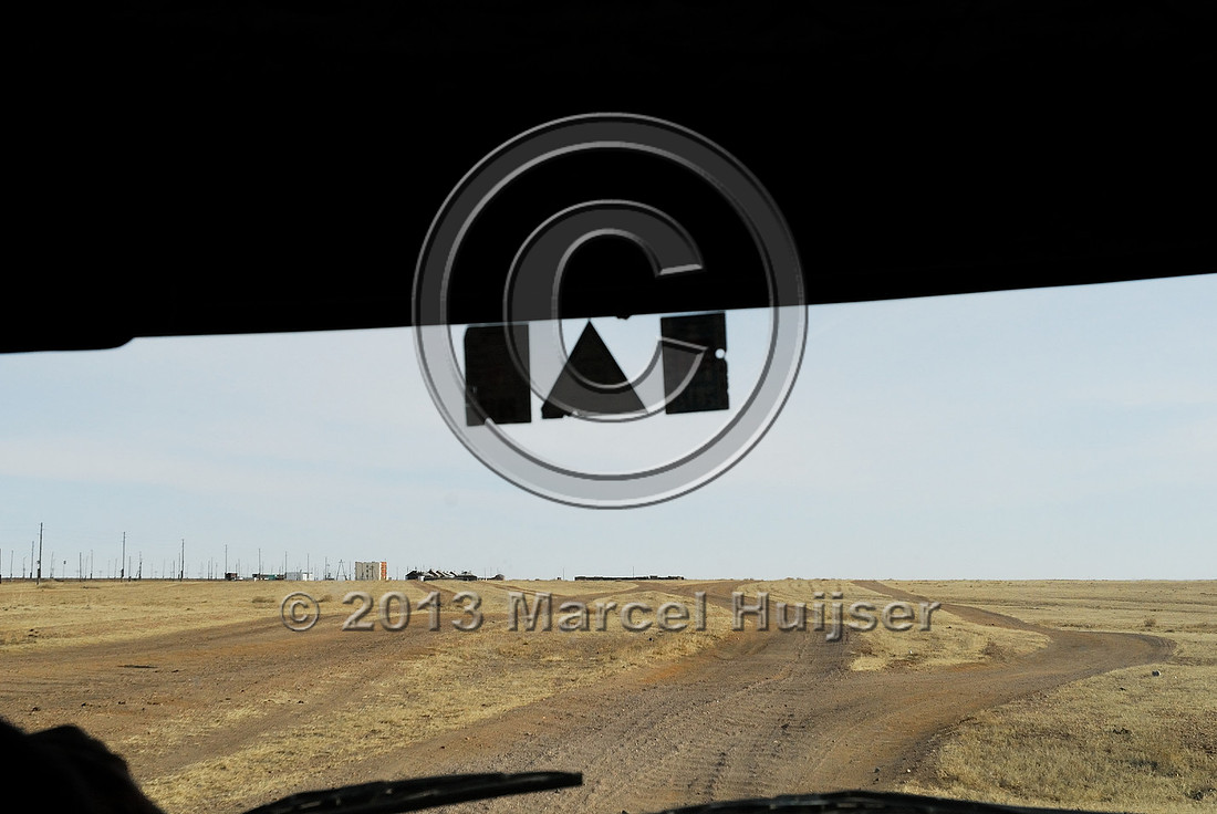 Parallel dirt roads, near Shiveegovi, Govisümber, Mongolia