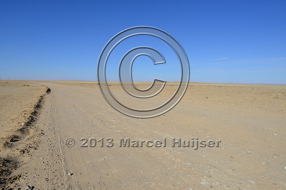 Gravel road from Oyu Tolgoi (mine site) to Hanbogd, Gobi, Ömnögovi, Mongolia