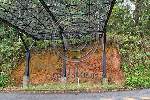 Canopy crossing, "park road" (estrada-parque) Capelinha-Mauá (R