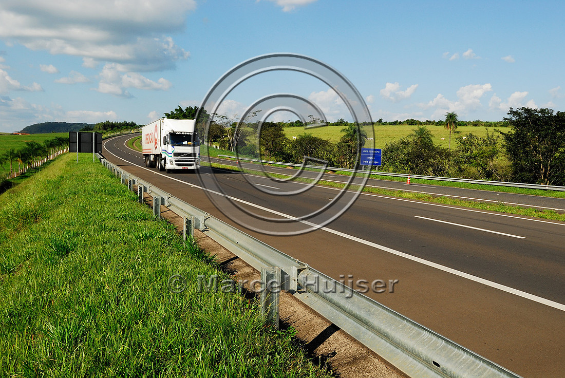 Road ecology blog: Truck on SP-225 motorway, Brotas, Brazil