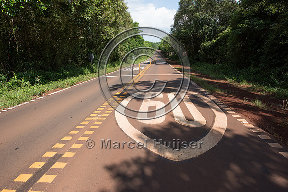 Speed reduction zone for wildlife, 60 km per hour, Puerto Iguaz