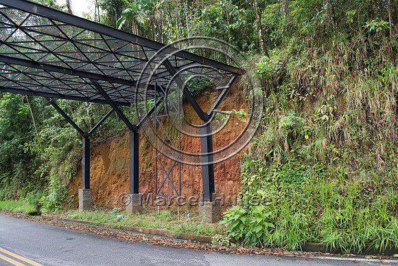 Canopy crossing, "park road" (estrada-parque) Capelinha-Mauá (R