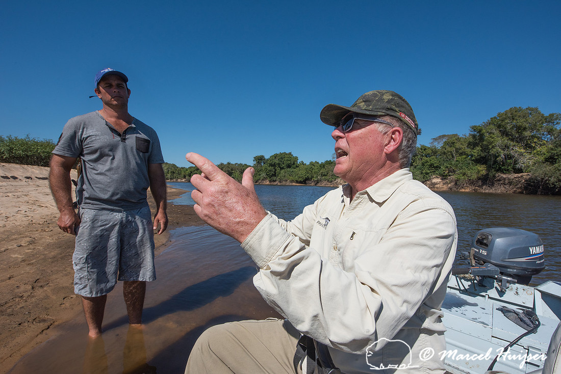 Peter Crawshaw and Emerson, Rio Negro, Pantanal, Mato Grosso do