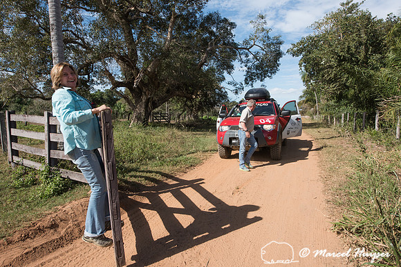 Going through a gate, Mitsubishi 4x4, L200 Triton Savana, on wil