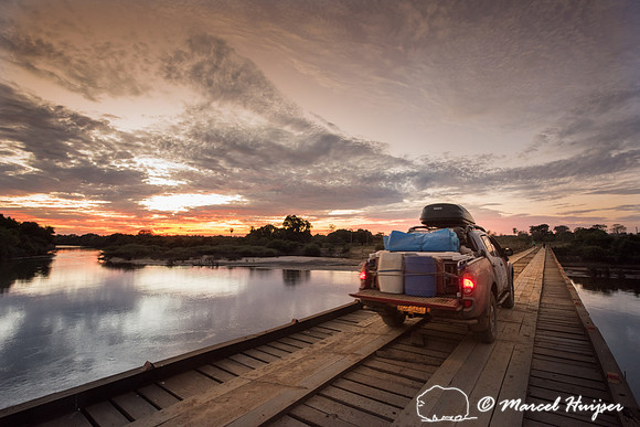 Crossing the Rio Negro, Mitsubishi 4x4, L200 Triton Savana, on w