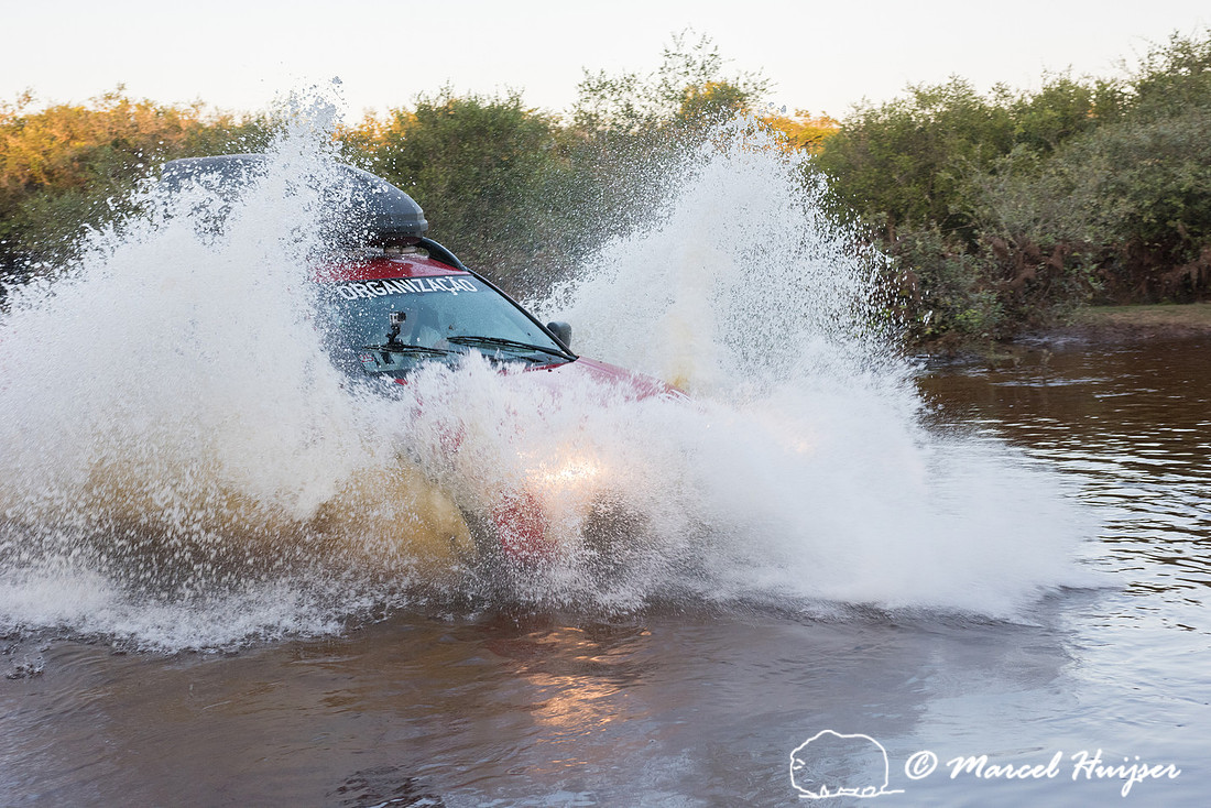 Crossing a stream, Mitsubishi 4x4, L200 Triton Savana, on wildli