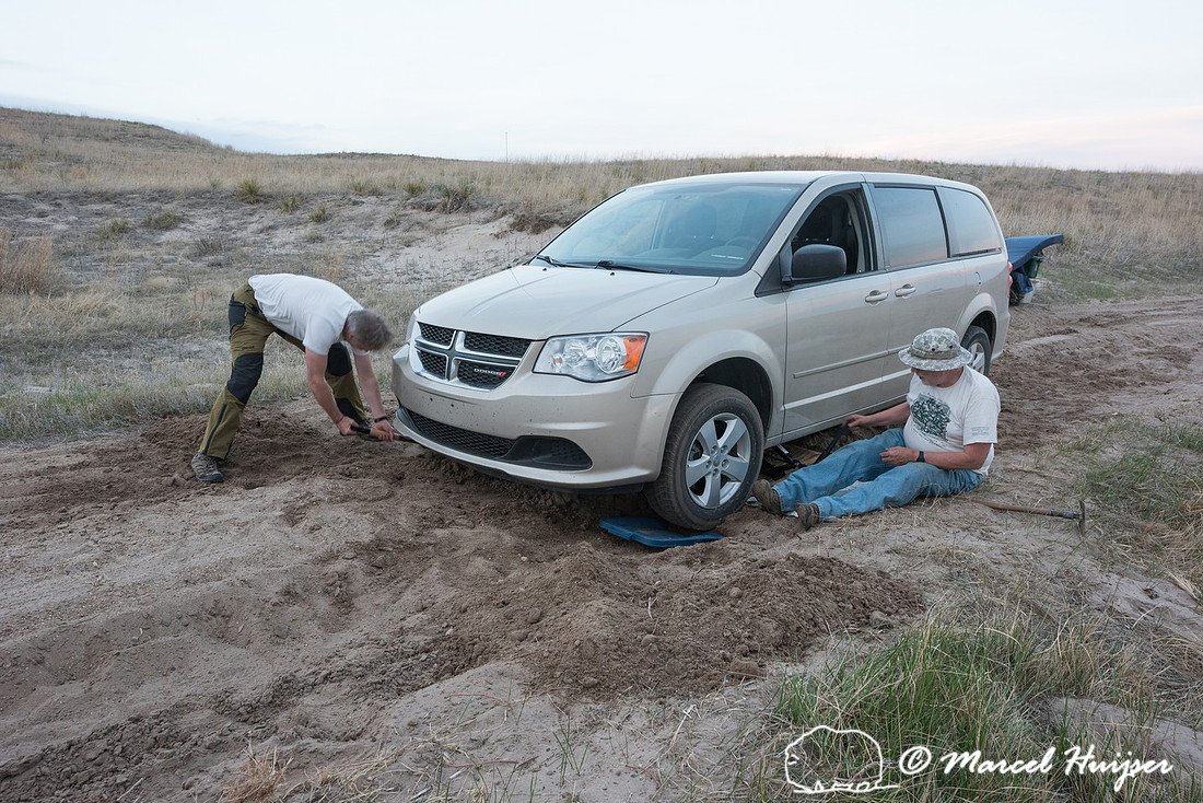 Helped someone who got his 2wd mini van high centered in the loo