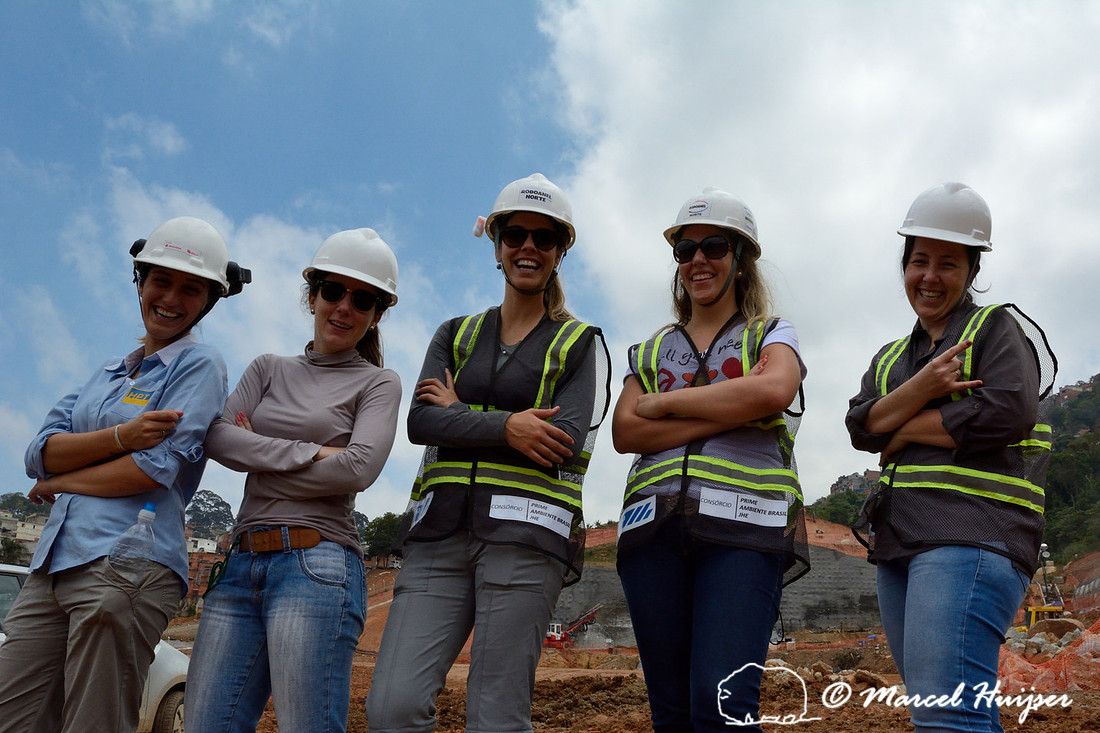 From left to right: Camylla Silva Pereira, Jamille Consulin, Fernanda Abra, Ana Scivittaro Cruz and Katia Ferraz