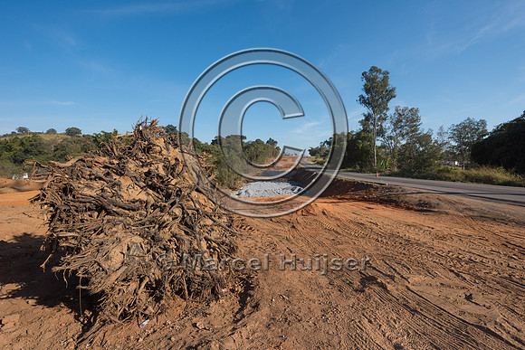 Road widening and reconstruction, Varginha, Minas Gerais, Brazil