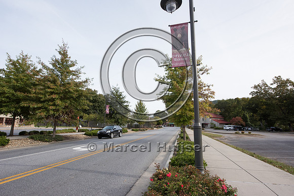 Welcome sign with black bear, Cherokee, North Carolina, USA