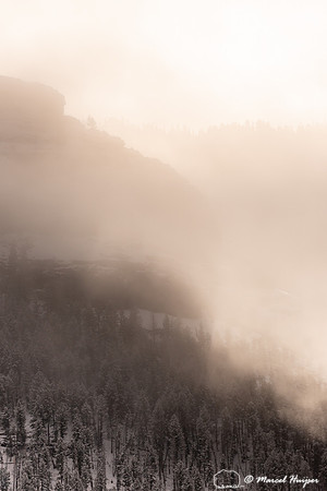 Sun and cold morning fog, Wyoming