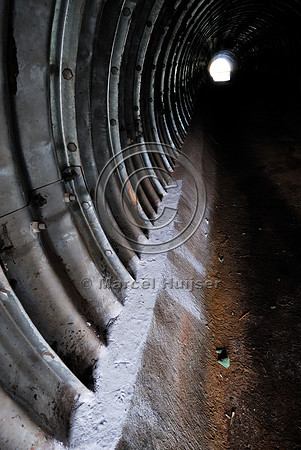 Tracks in tracking bed on ledge in multifunctional underpass, SP-225 motorway, Brotas, Brazil