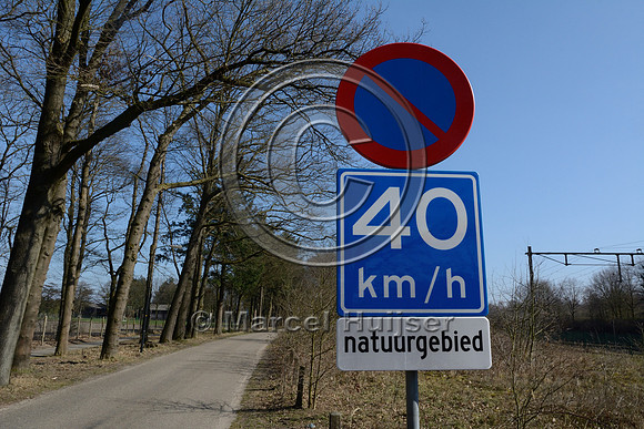 Advisory speed limit reduction to 40 km per hour on road through a nature reserve, Assel, The Netherlands