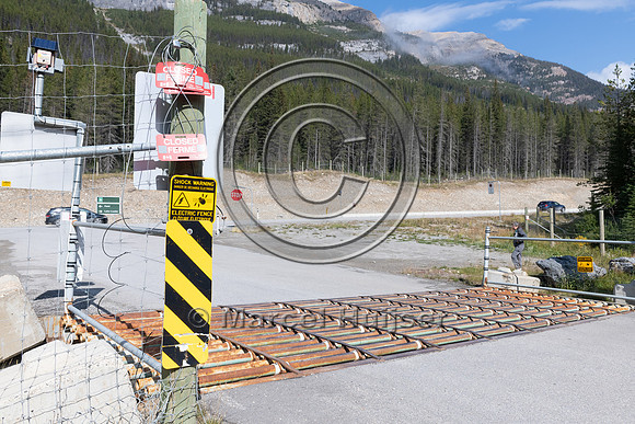Electrified barrier to keep bears off the highway, exit Lake O'H