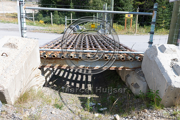 Electrified barrier to keep bears off the highway, exit Lake O'H