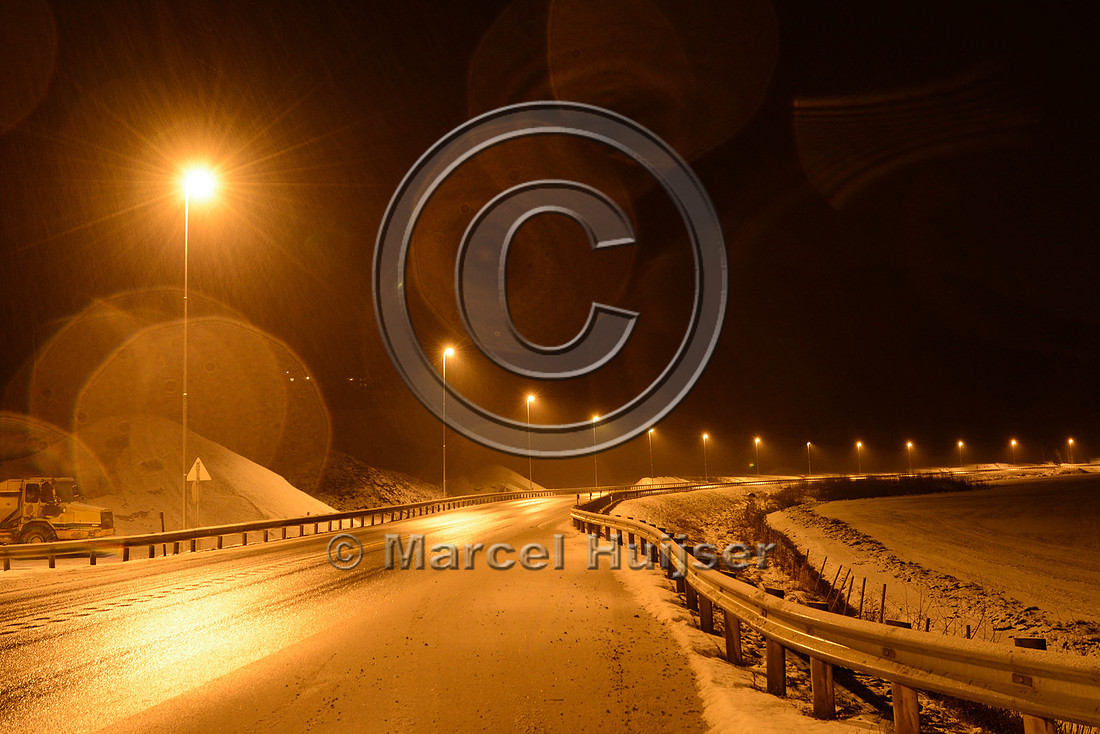 Street lighting to increase the visibility of moose (Alces alces) to drivers, E6 highway, south of Ringebu, Norway