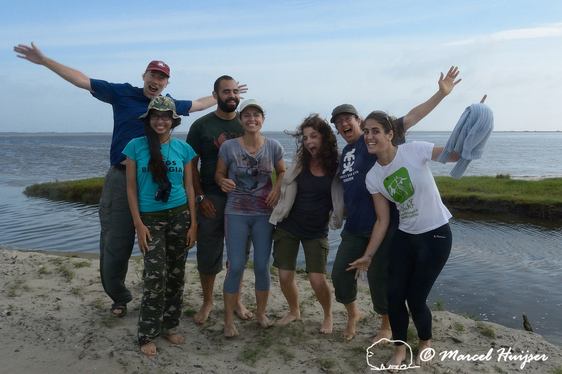 Left to right, Marcel Huijser, Gabriela Schuck, Diogenes Borges Machado, Paula Pinheiro, Fernanda Zimmermann Teixeira, Bethanie Walder, Larissa Oliveira Gonçalves, Lagoa do Peixe, Rio Grande do Sul,