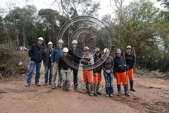 Robson Teixeira Rollo, José Ridente, Marcel Huijser, Camylla Pereira da Silva, Pedro Fernando do Rego, Servilio Mendes, Cristiano, Fernanda Abra, Reinaldo, and Lucas Borges Barbosa at path of new moto
