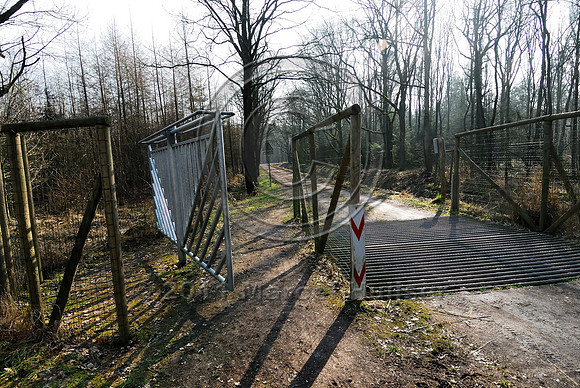Horse swing gate, Heugterdijk, Weerterbos, near Maarheze, The Netherlands
