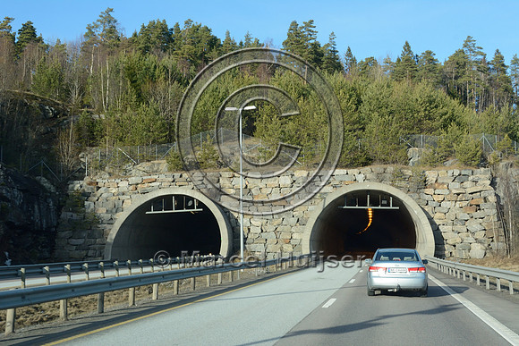 Landscape bridge Follotunnelen (tunnel) (about 900 m wide) across E6 motorway, near Strømbråten, Norway