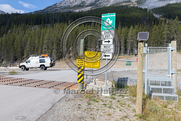 Electrified barrier to keep bears off the highway, exit Lake O'H
