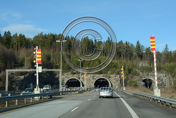 Landscape bridge Follotunnelen (tunnel) (about 900 m wide) across E6 motorway, near Strømbråten, Norway